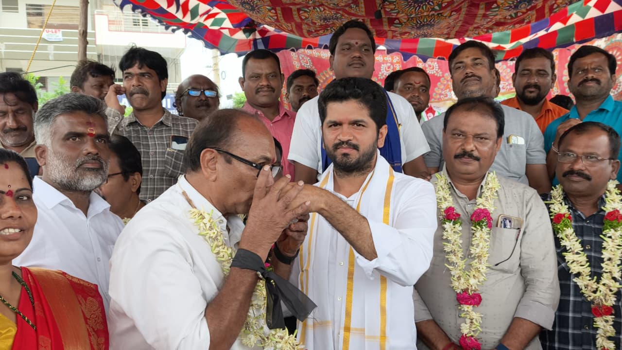 జర్నలిస్టులకు అండగా కాంగ్రెస్ ప్రభుత్వం ఉంటుంది: హుజురాబాద్ కాంగ్రెస్ పార్టీ నియోజకవర్గ ఇంచార్జి వొడితల ప్రణవ్