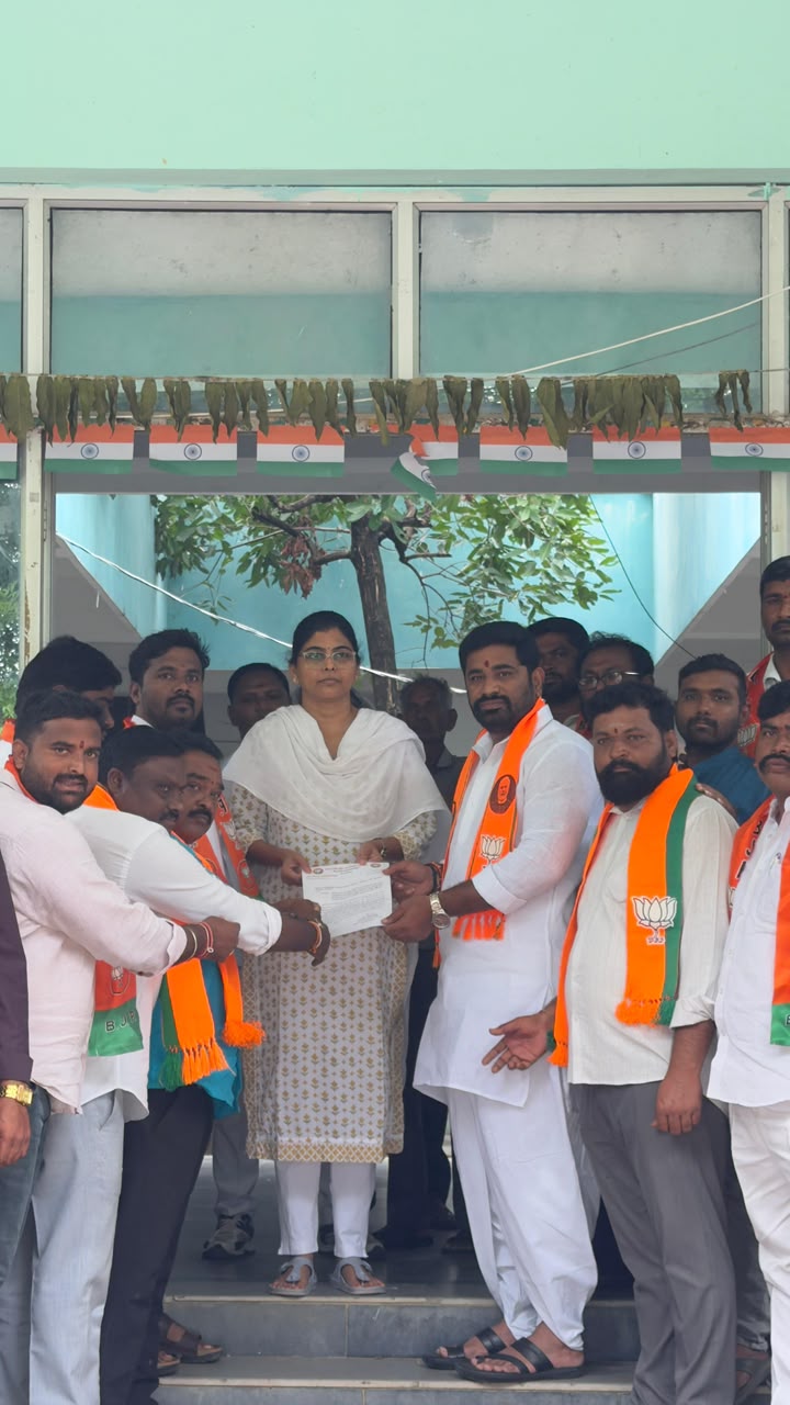 స్మార్ట్ రేషన్ కార్డ్ పై ప్రధానమంత్రి మోడీ ఫోటో ఉండాలి.: బిజెపి నాయకులు