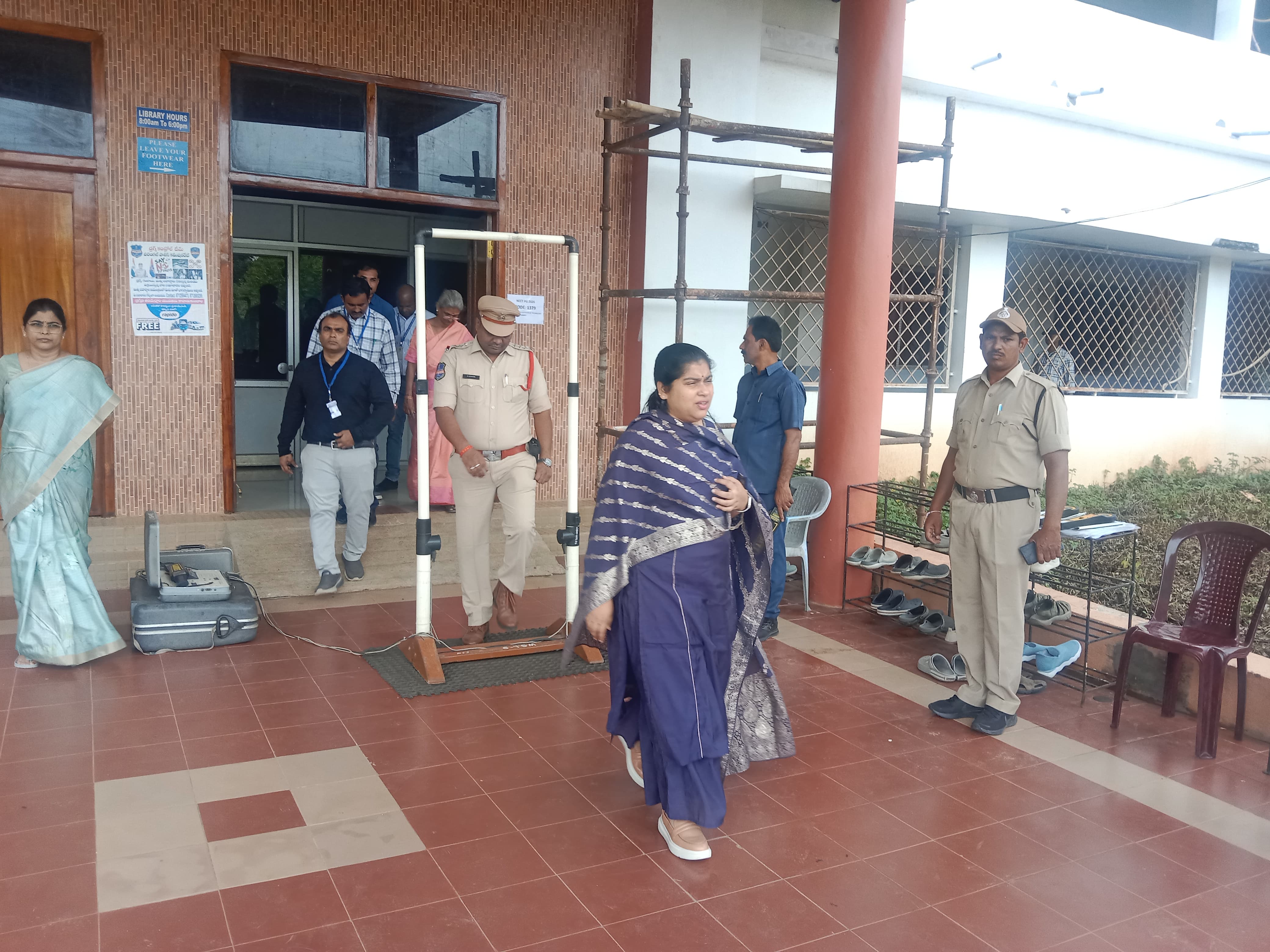 పరీక్ష కేంద్రంలో సౌకర్యాల పై  సూచన