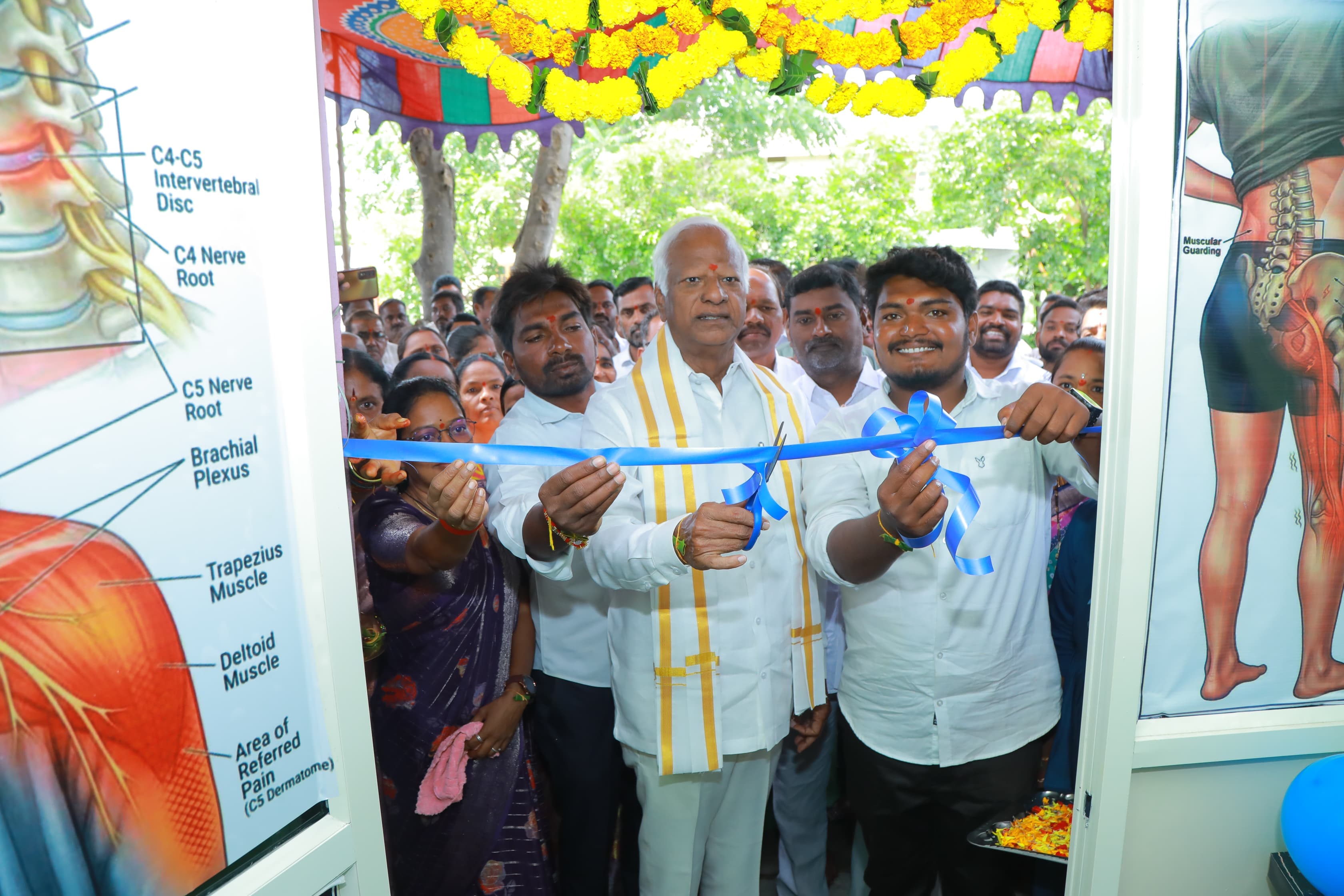ఫిజియో థెరఫీ క్లినిక్ ప్రారంభించిన ఎమ్మెల్యే కడియం శ్రీహరి