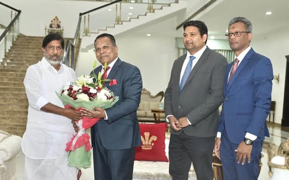 ఉపముఖ్యమంత్రి భట్టిని కలిసిన మారిషస్ అధికార బృందం