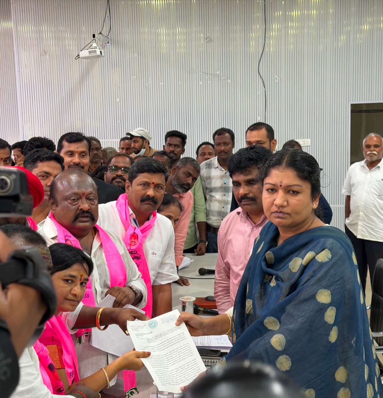 22ఏ నిషేధిత భూముల నుంచి పట్టా భూములను తొలగించాలి: మాజీ మంత్రి కరీంనగర్ ఎమ్మెల్యే గంగుల