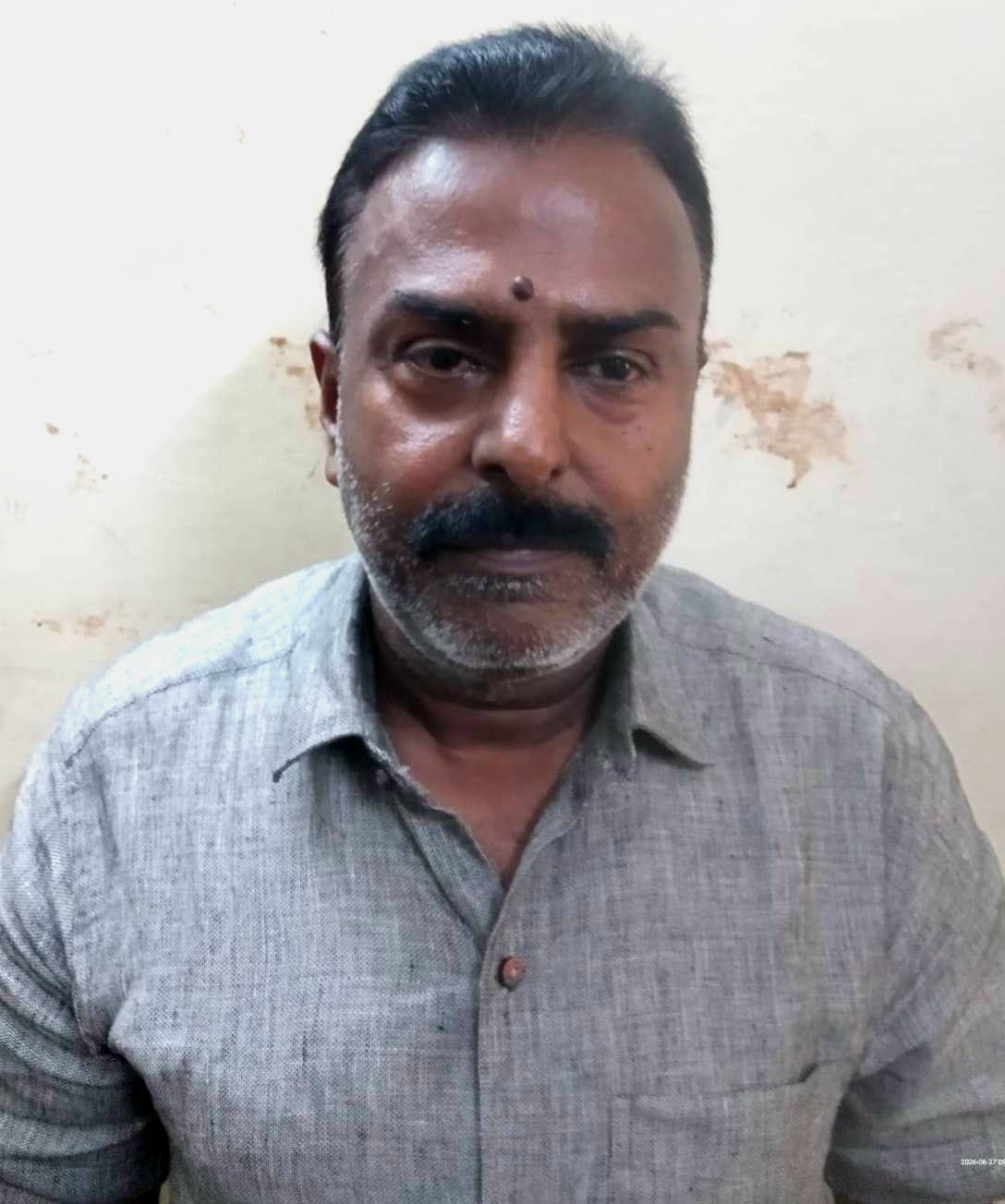 ఎర్రచందనం స్మగ్లింగ్ కు పాల్పడుతున్న వారిపై పీడీ యాక్ట్ అమలు