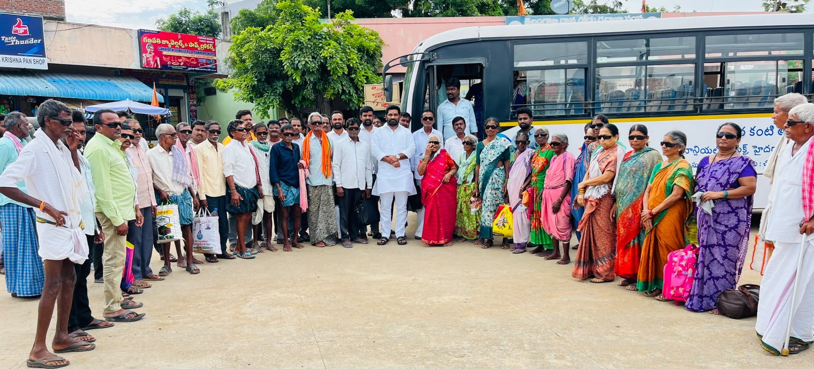జనతా ట్రస్ట్ ఆధ్వర్యంలో ఉచిత కంటి ఆపరేషన్లు విజయవంతం