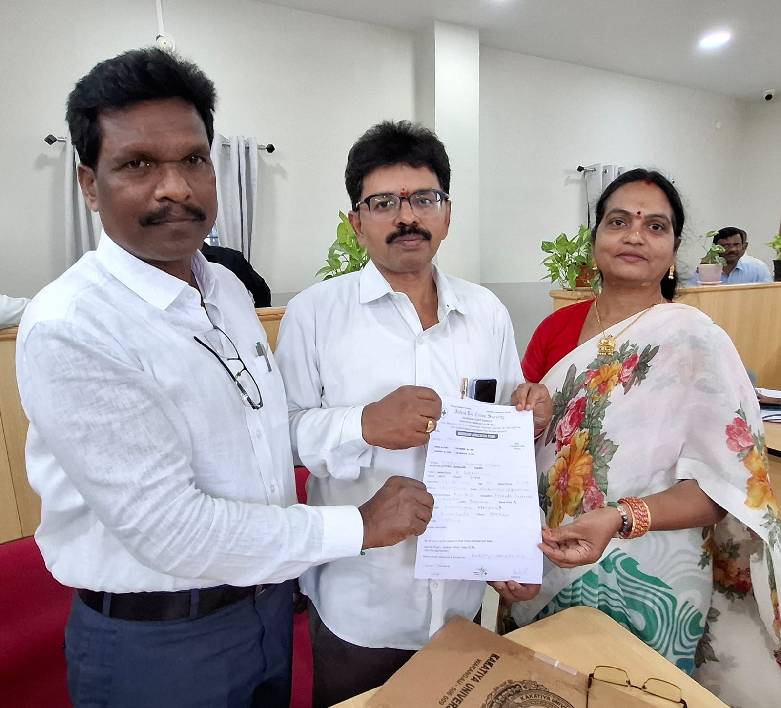 రెడ్ క్రాస్ సభ్యత్వ నమోదును వేగవంతం చేయాలి: రెడ్ క్రాస్ నోడల్ అధికారి ఆచార్య ఈసం నారాయణ