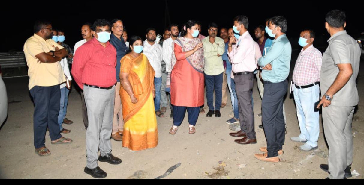 హుజురాబాద్ మున్సిపల్  డంపింగ్ యార్డ్ పరిశీలించిన జిల్లా కలెక్టర్