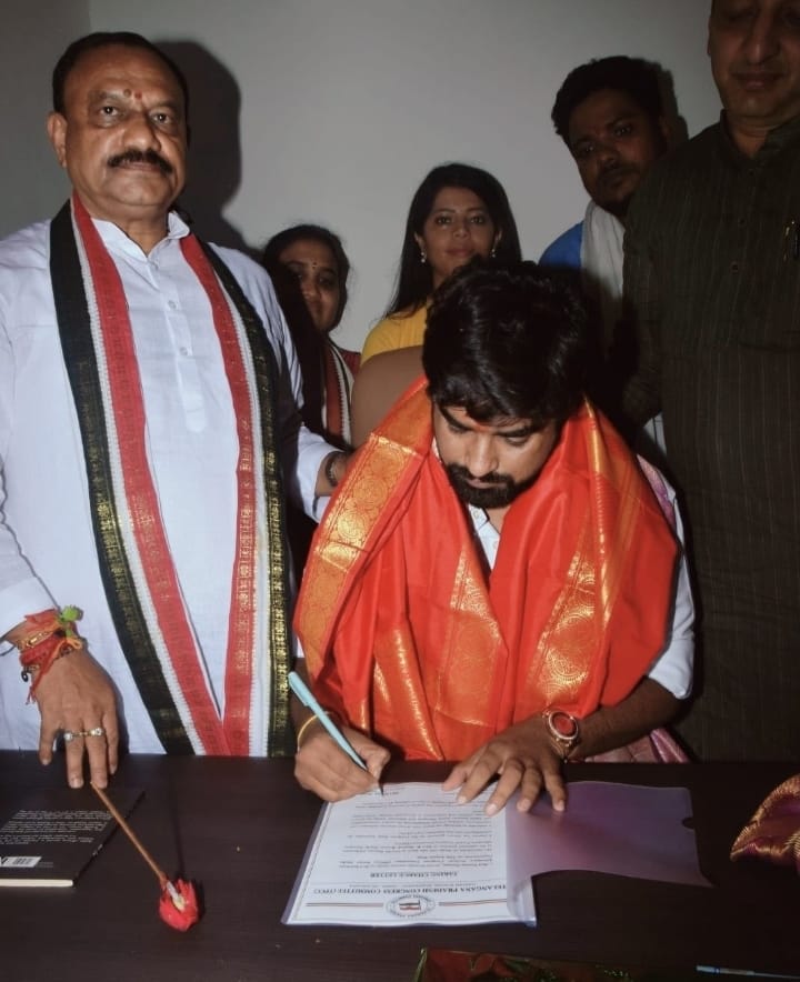 టీపీసీసీ సోషల్ మీడియా ఛైర్మన్‌గా పదవీ బాధ్యతలు స్వీకరించిన  నవీన్ పెట్టెం