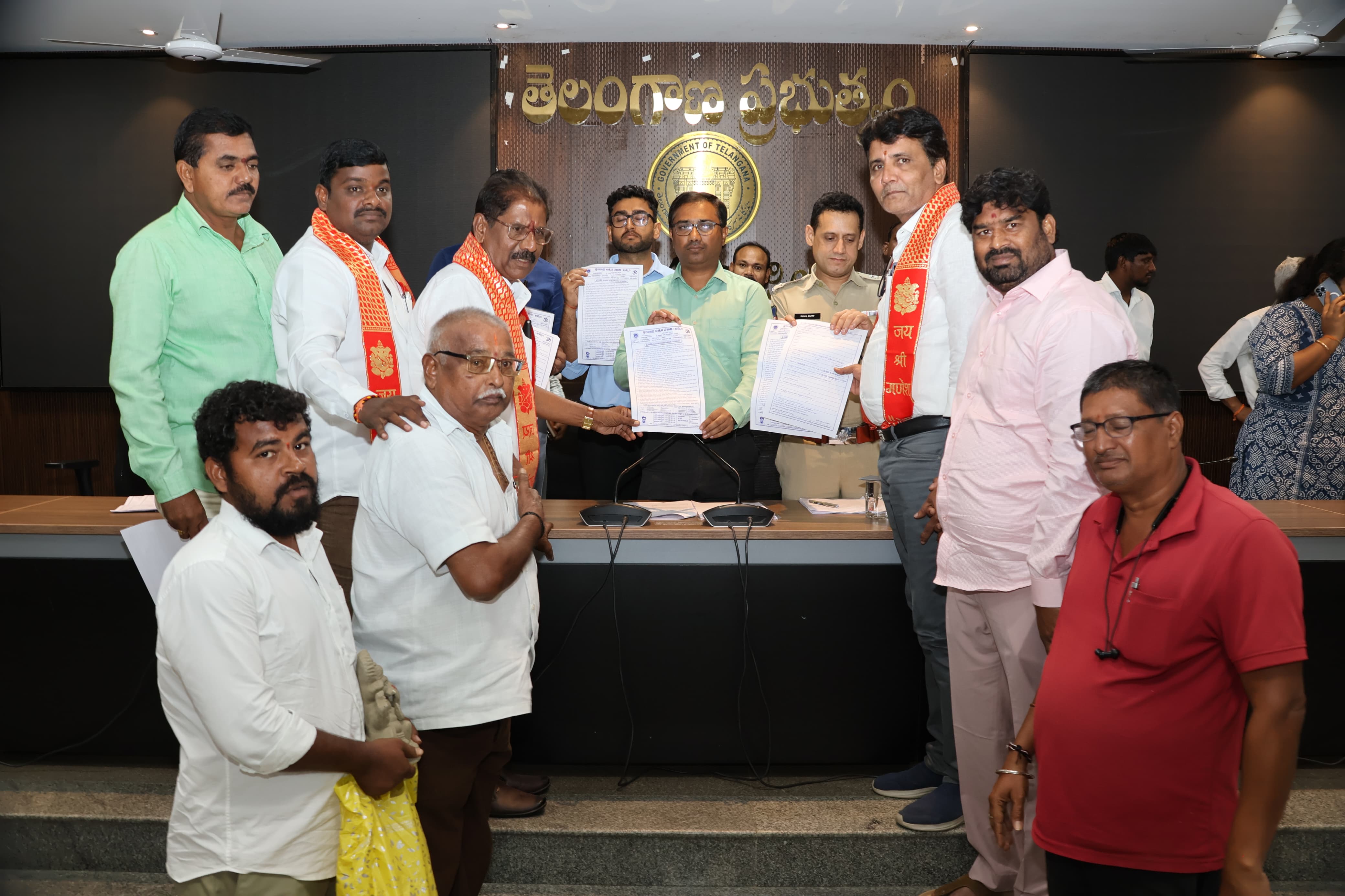 వైభవోపేతంగా గణేష్ నవరాత్రి ఉత్సవాల నిర్వహణకు పకడ్బందీ ఏర్పాట్లు: జిల్లా కలెక్టర్ దివాకర టిఎస్