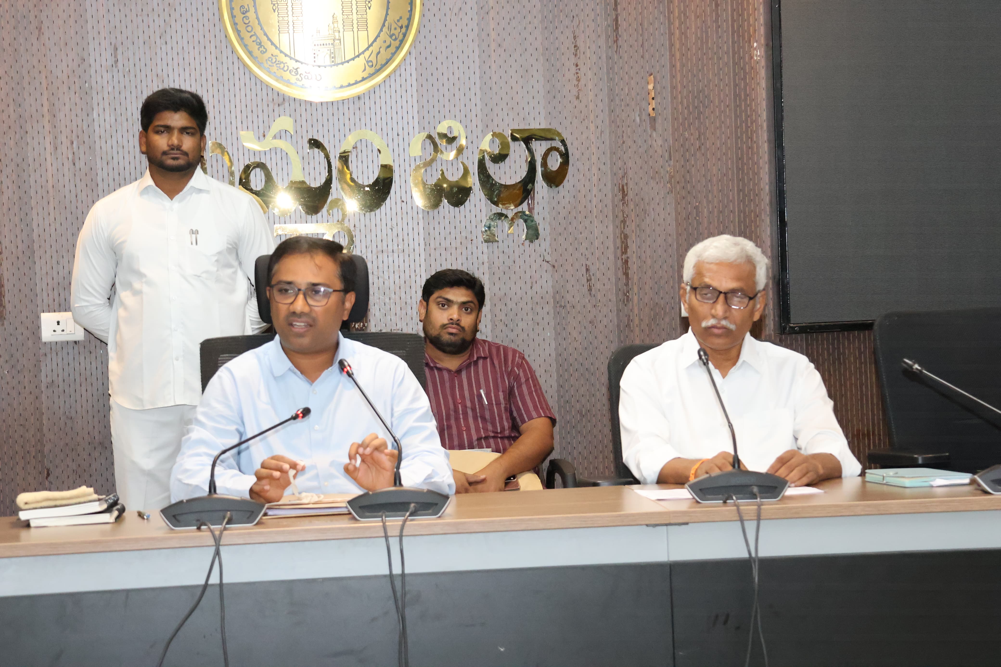 22ఏ భూముల సమస్యల పరిష్కారంలో పారదర్శకంగా వ్యవహరించాలి: జిల్లా కలెక్టర్ దివాకర టిఎస్