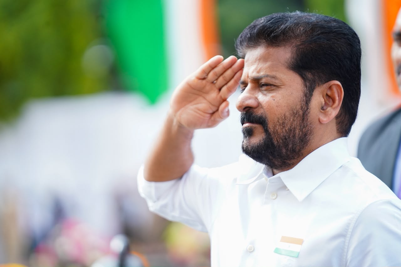 బలమైన ప్రజాస్వామిక భారతదేశ నిర్మాణమే సమరయోధుల త్యాగాలకు నిజమైన నివాళి