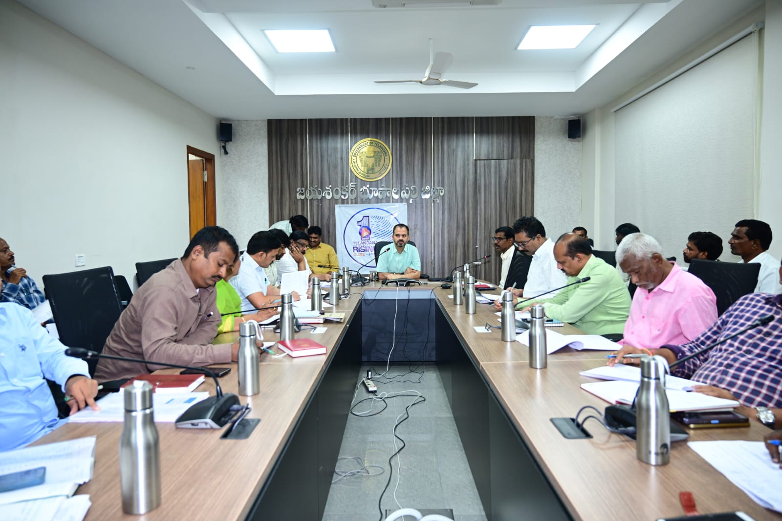 చిన్న కాళేశ్వరం ప్రాజెక్టుకు అవసరమైన  భూ సేకరణ ప్రక్రియను త్వరితగతిన పూర్తి చేయాలి