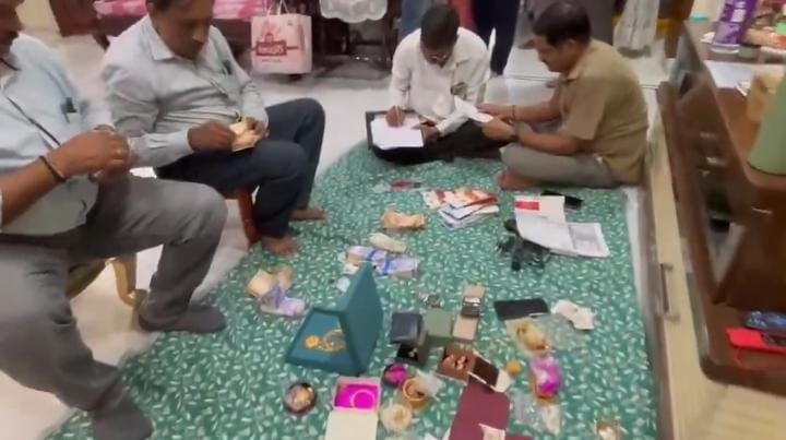 గనుల శాఖ అధికారి ఇంటిపై ఏసీబీ దాడులు