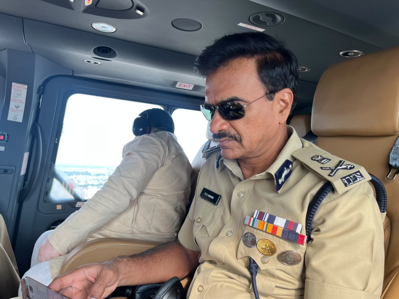 గణేశ్ నిమజ్జన ప్రక్రియ ప్రశాంతంగా కొనసాగుతోంది: హైదరాబాద్ ఇంచార్జి మంత్రి పొన్నం ప్రభాకర్