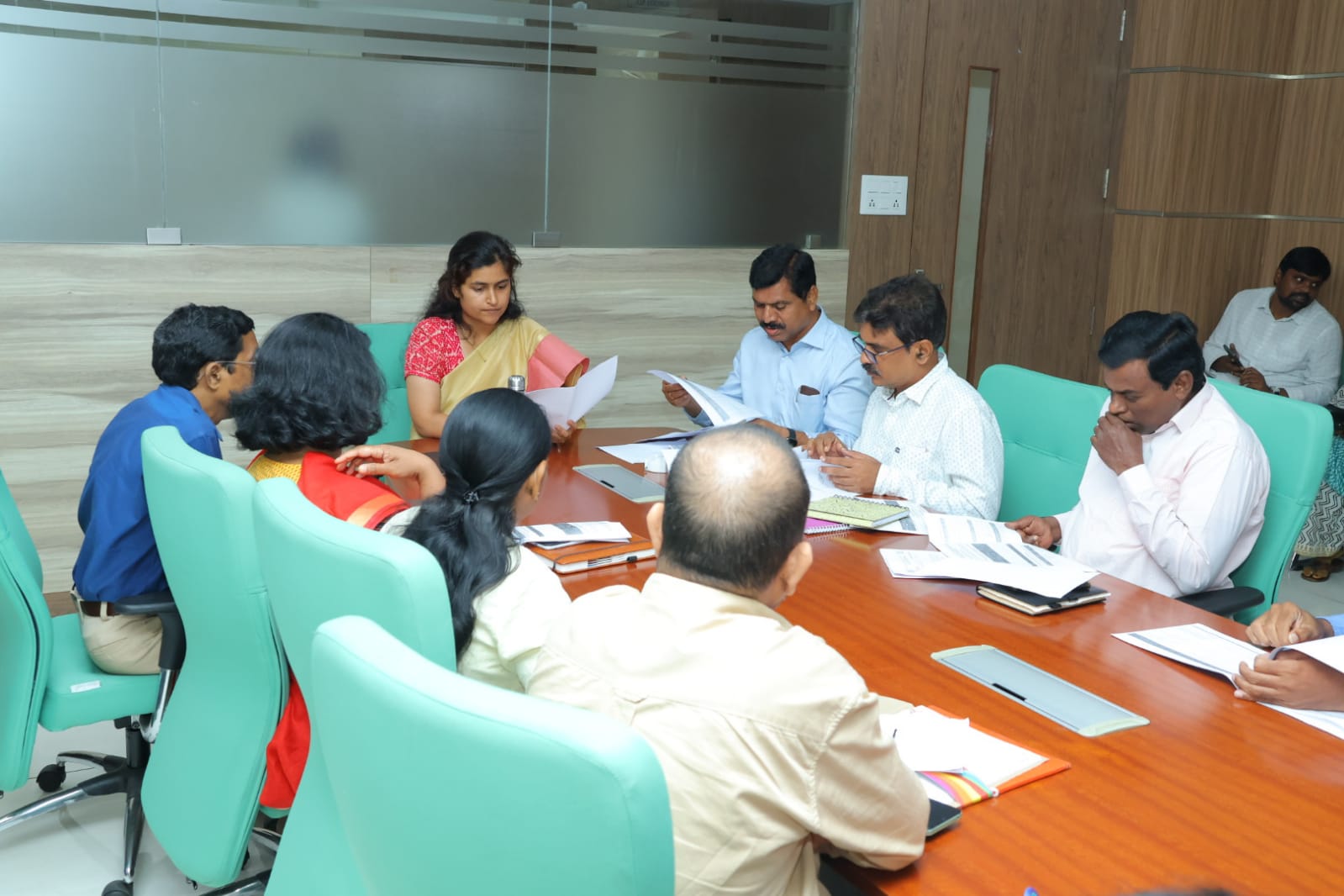 పరిశ్రమల ఏర్పాటుకు ప్రోత్సాహం: జిల్లా కలెక్టర్ చాహత్ బాజ్‌పాయ్