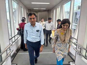 ఆసియా క్రీడల కోసం టోక్యో చేరుకున్న భారత క్రీడా శాఖ మంత్రి
