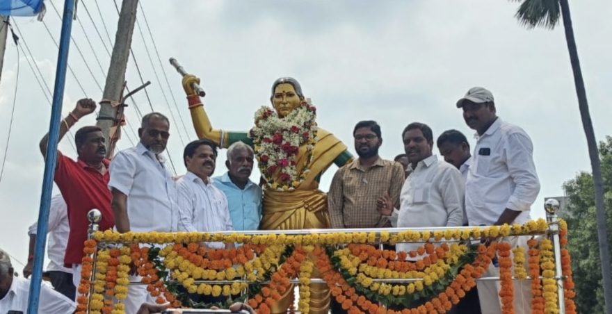 నల్లబెల్లి మండల కేంద్రంలో ఘనంగా చాకలి ఐలమ్మ విగ్రహావిష్కరణ