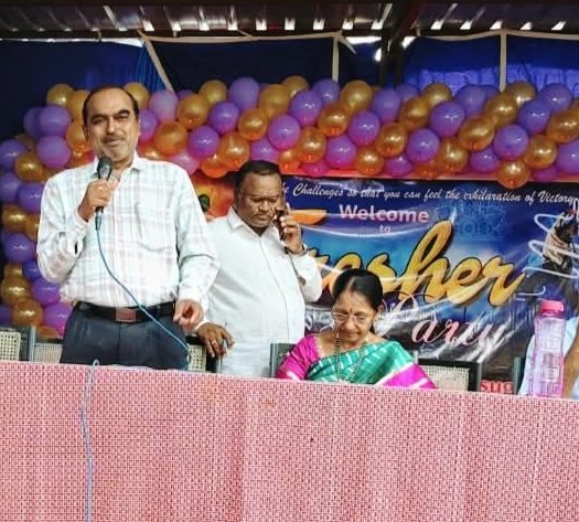 గీసుగొండ ప్రభుత్వ జూనియర్ కళాశాలల్లో ఘనంగా ఫ్రెషర్స్ డే వేడుకలు