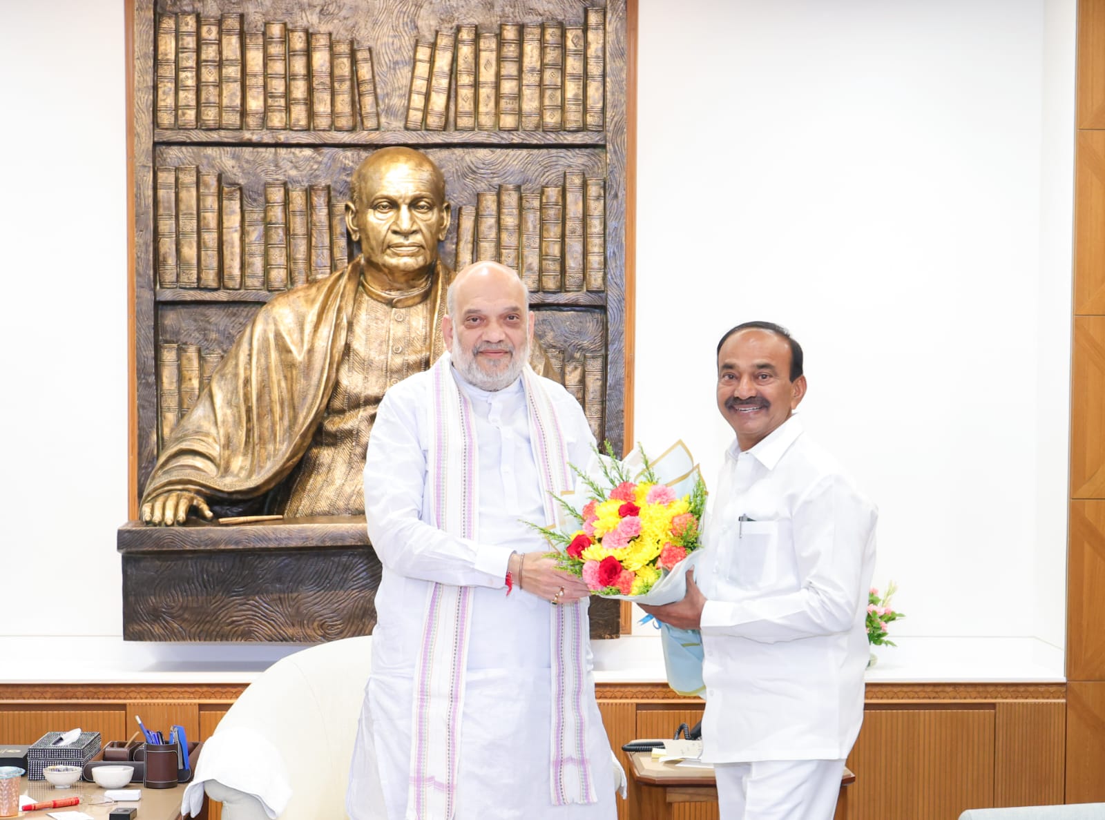 కేంద్ర హోంమంత్రి అమిత్ షా తో ఎంపీ ఈటల రాజేందర్ భేటీ..