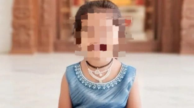కారులో ఊపిరాడక చిన్నారి మృతి