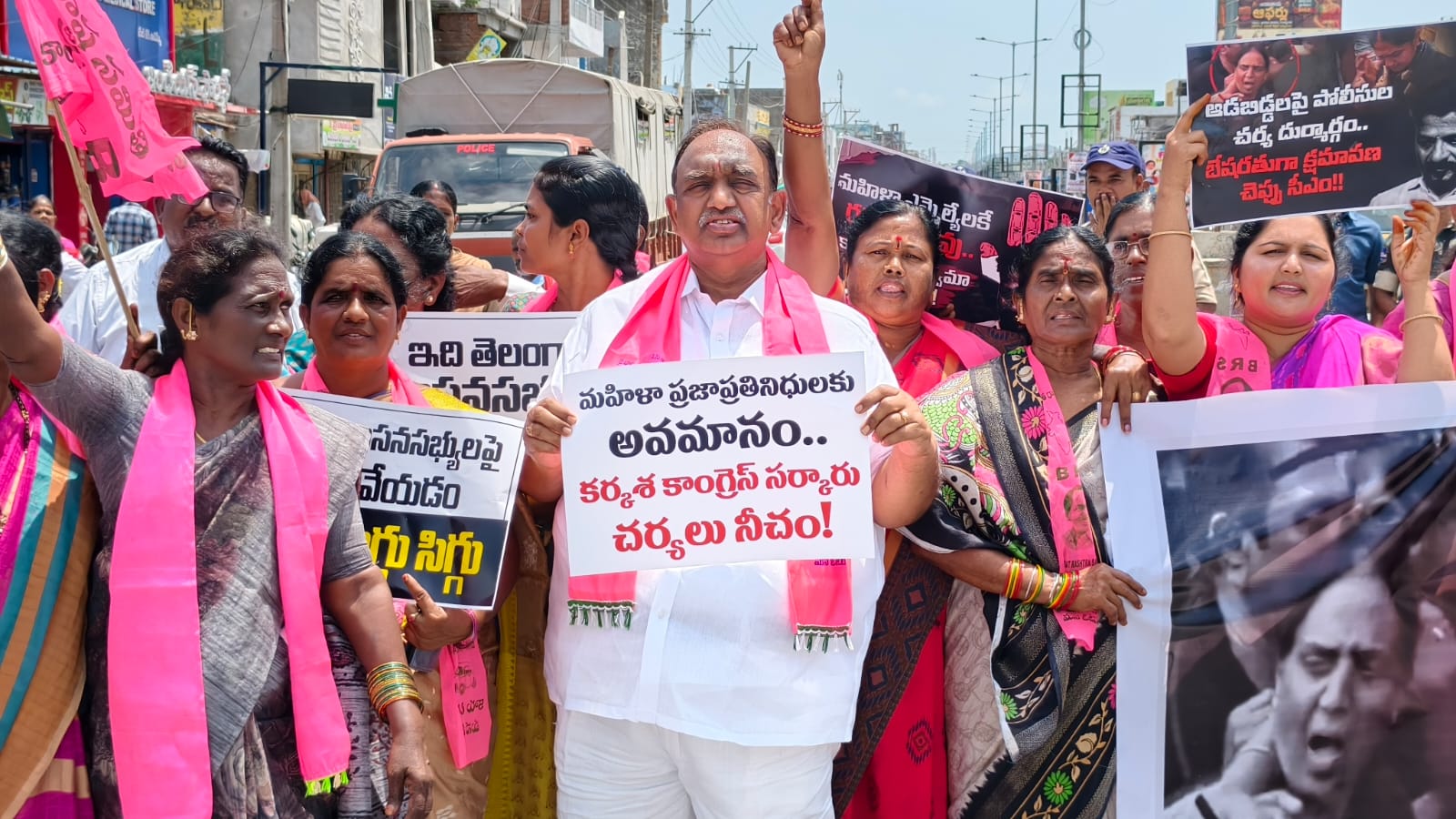 బీఆర్ఎస్ మహిళా ఎమ్మెల్యేలపై దాడి దారుణం: మాజీ ఎమ్మెల్యే వొడితల సతీష్ కుమార్