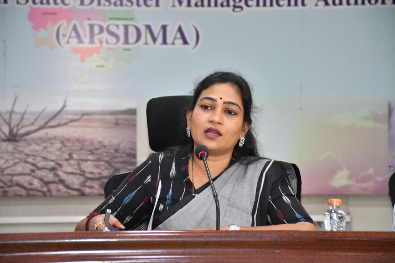 అధికారులు ముందస్తు చర్యలు చేపట్టాలి: హోంమంత్రి అనిత