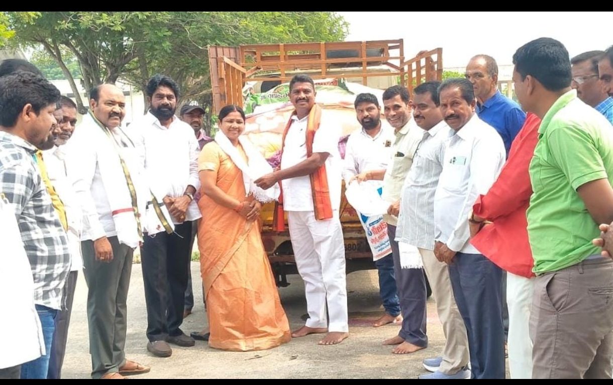 జమ్మికుంట మార్కెట్‌లో సందడిగా కొత్త పత్తి కొనుగోళ్లు.. క్వింటాల్‌కు గరిష్ట ధర రూ.7,272