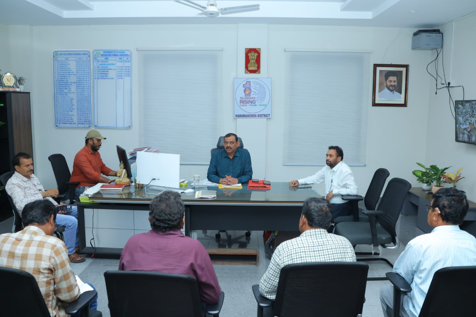 జిల్లాలో భూముల రీసర్వే ప్రక్రియ వేగవంతం చేయాలి