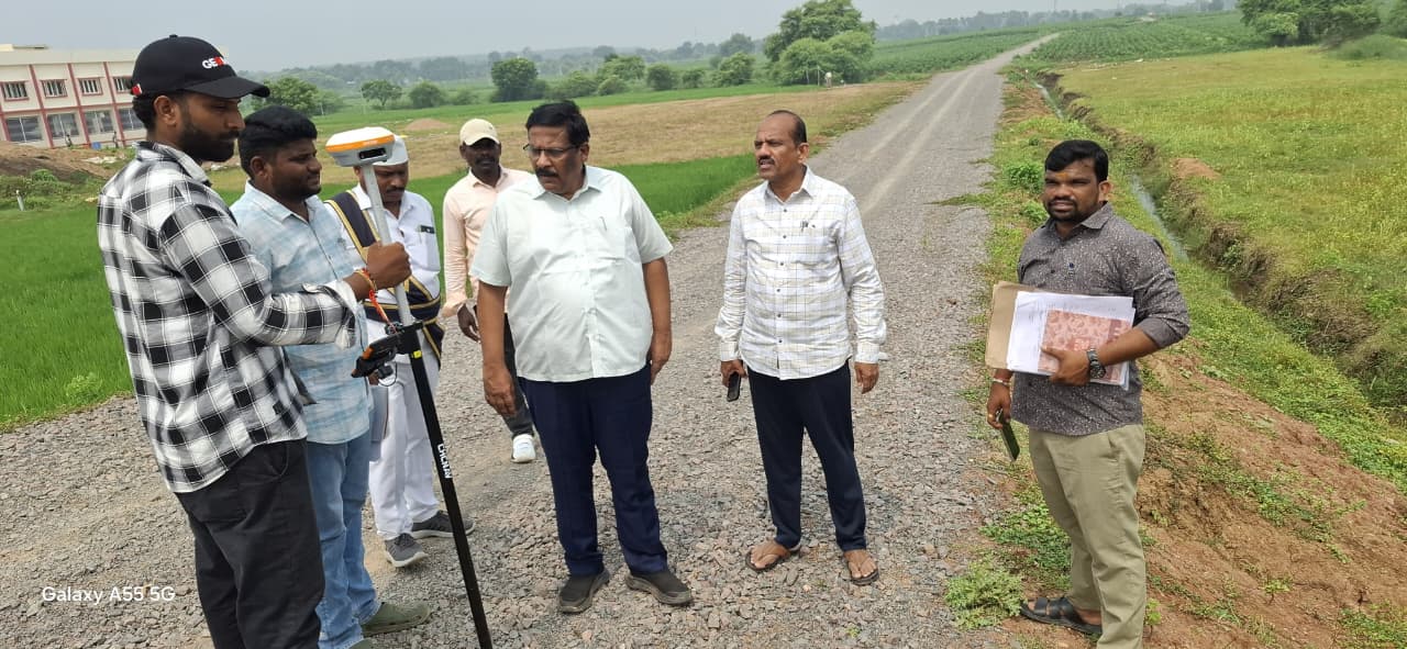 పుష్కరాల ప్రాధాన్యతను దృష్టిలో ఉంచుకొని, రహదారి నిర్మాణ పనులను వేగవంతం చేయాలి..