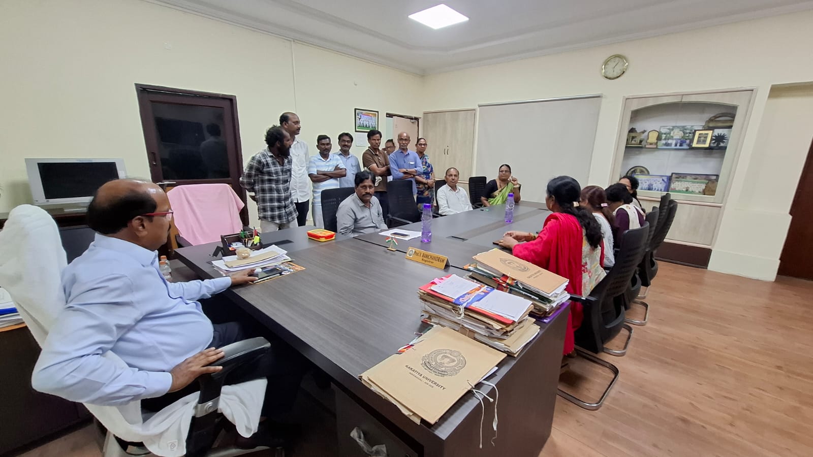 కేయూ బాలికల వసతి గృహాల్లోని సమస్యలపై రిజిస్ట్రార్ పరిశీలన