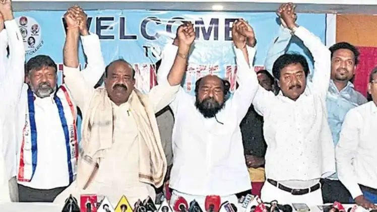 బీసీలకు రాజ్యాధికారం దక్కకుండా అగ్రవర్ణాలు కుట్రలు పన్నుతున్నాయి