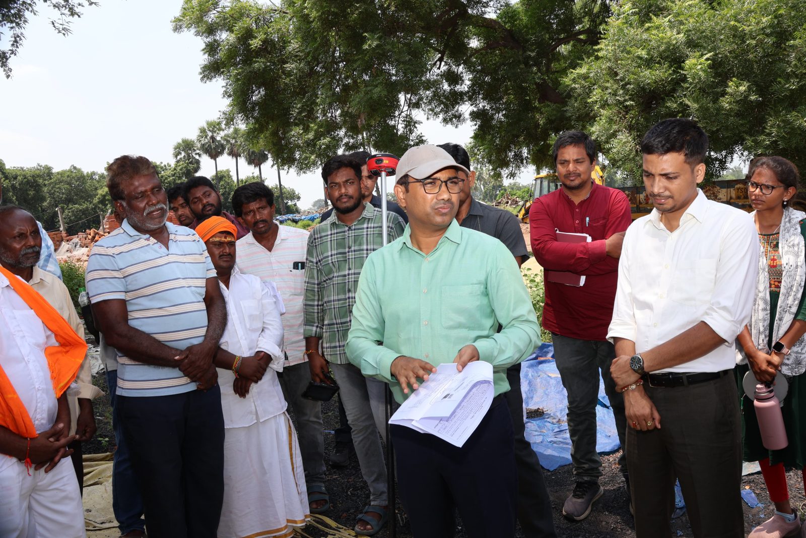 భూ రీ-సర్వేకు క్షేత్రస్థాయి భూమే ప్రమాణికం: జిల్లా కలెక్టర్ దివాకర టిఎస్