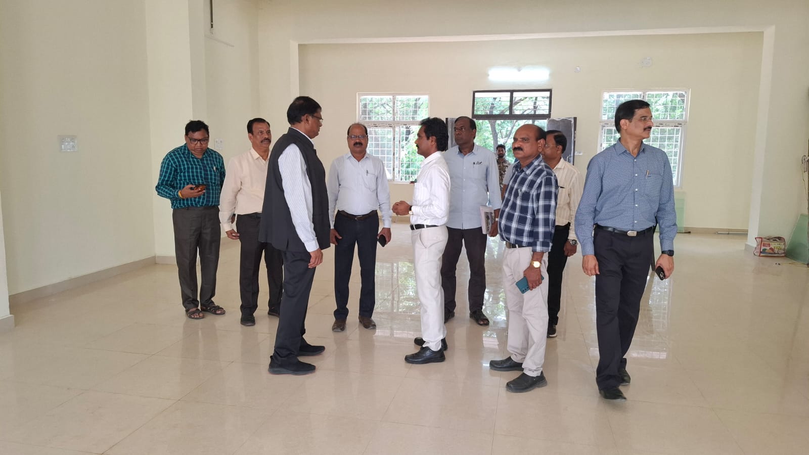 కేయూలో కొనసాగుతున్న అభివృద్ధి, నిర్మాణం పనుల పరిశీలన