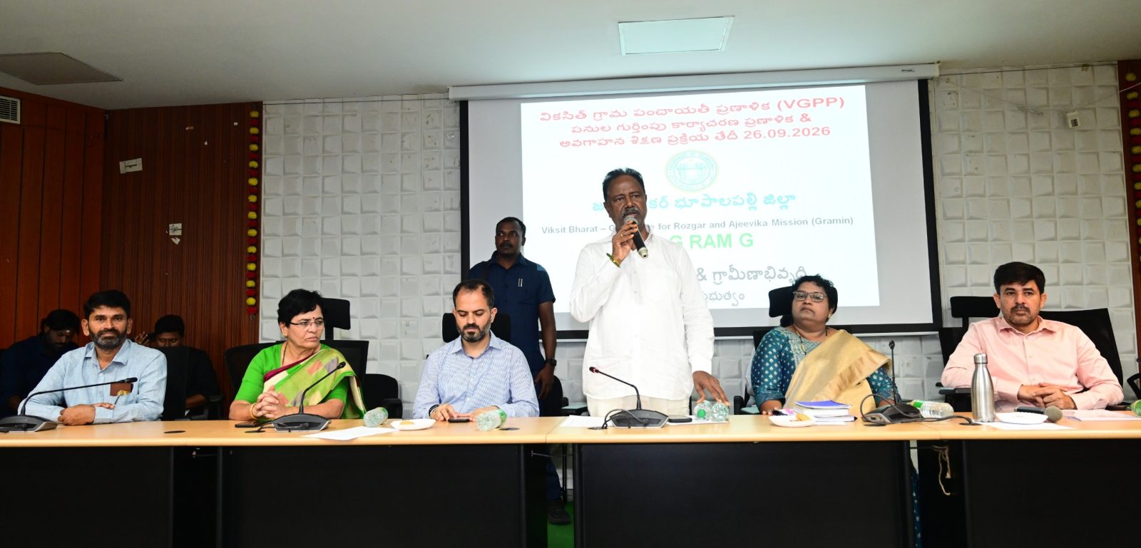 గ్రామీణాభివృద్ధి, మౌలిక వసతుల కల్పనకు ప్రభుత్వం ప్రాధాన్యత ఇస్తోంది