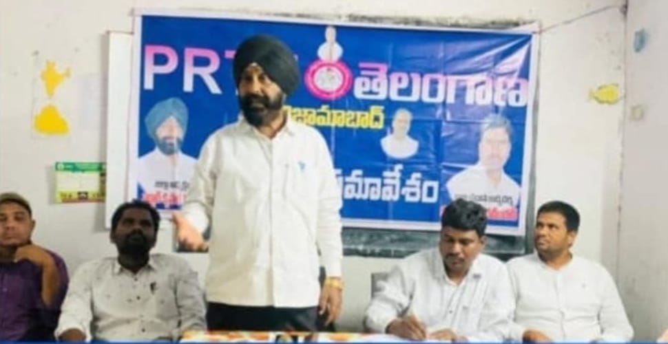 పిఆర్సి, డిఏ లకు సంబంధించిన జీవోలను తక్షణమే విడుదల చేయాలి...