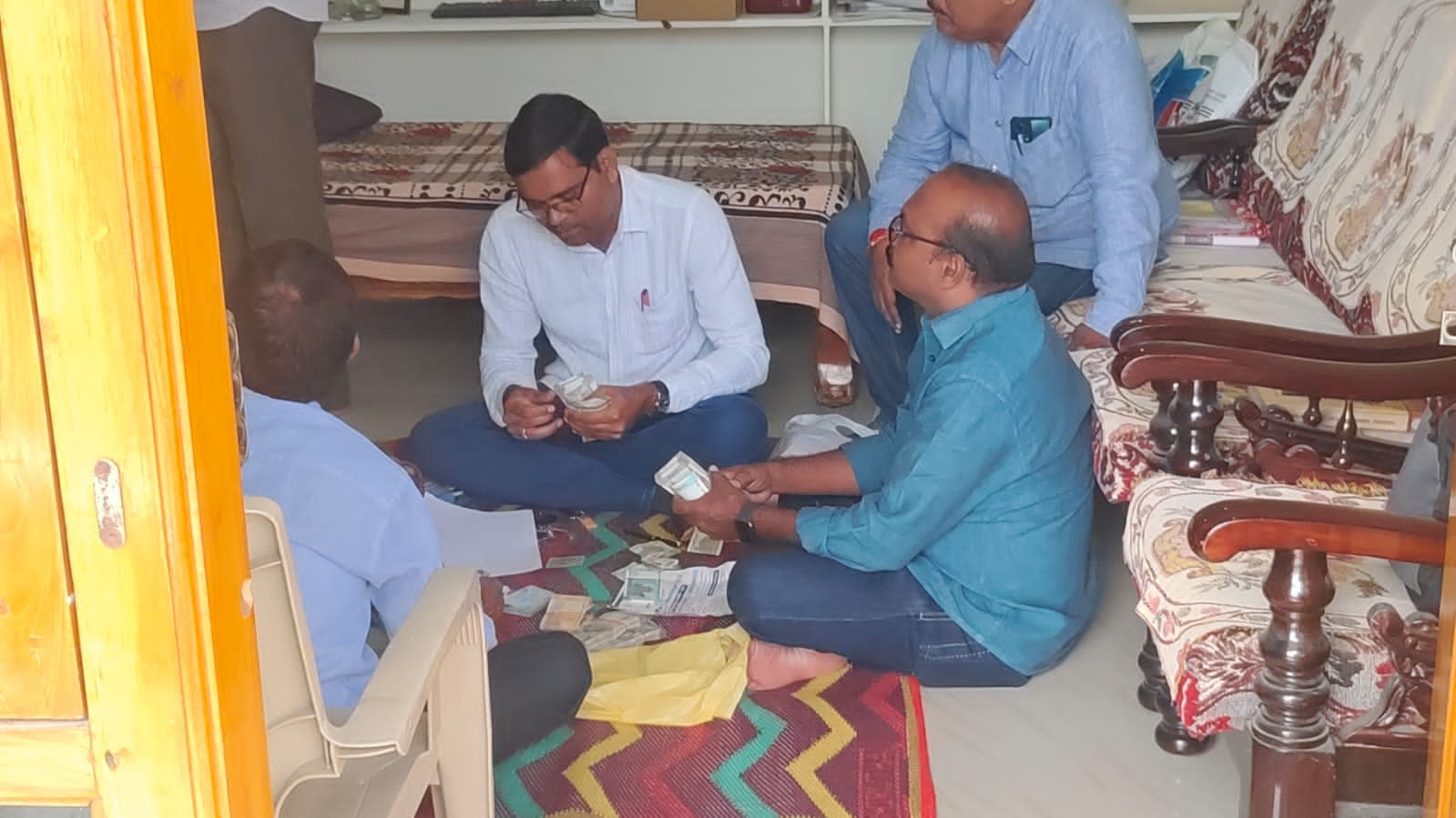 ఏసీబీ వలలో సూర్యాపేట మున్సిపాలిటీ టౌన్ ప్లానింగ్ ఆఫీసర్
