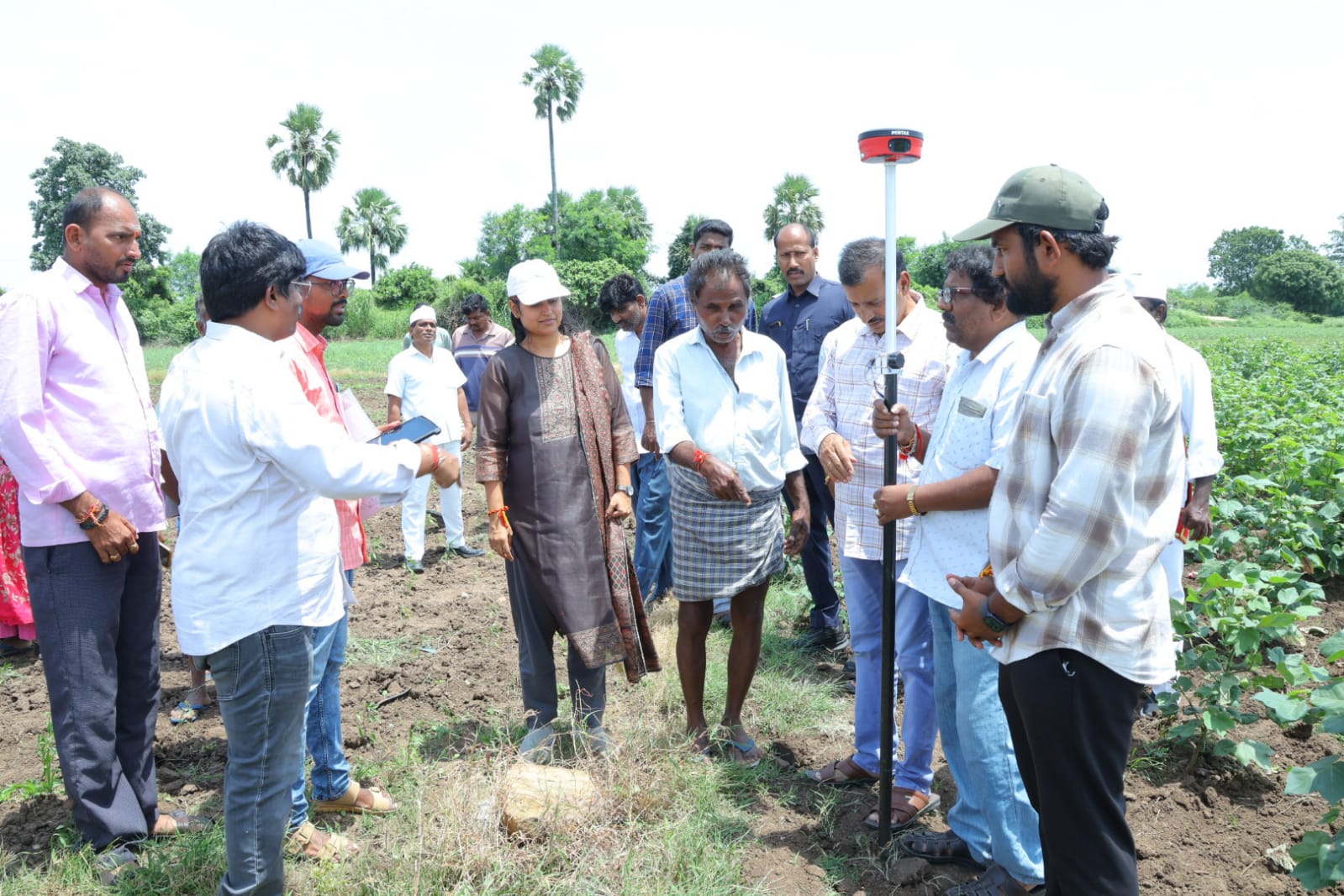 భూముల రీ సర్వే ను మరింత వేగవంతంగా పూర్తి చేయాలి