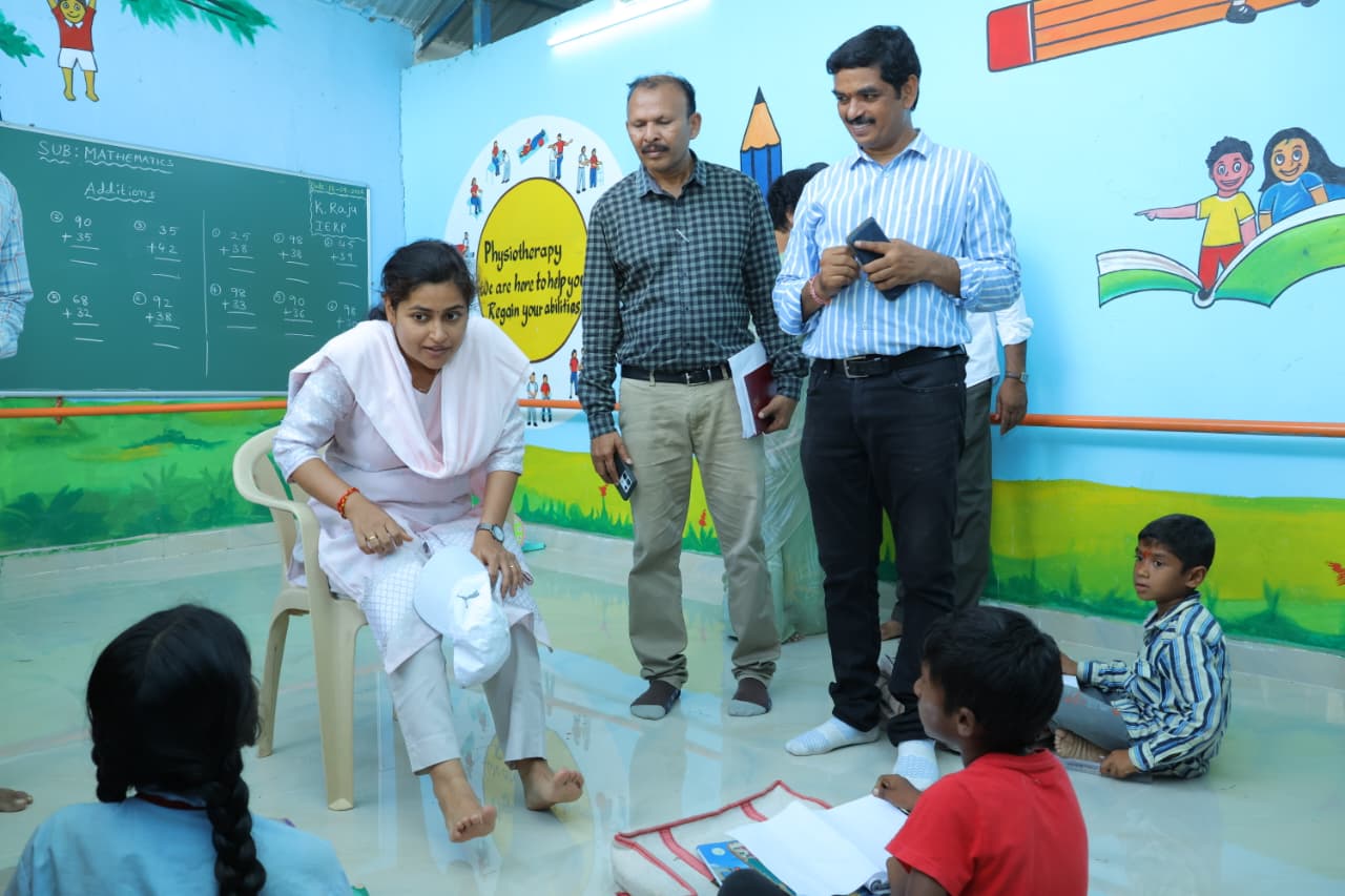 పాఠశాలల్లో విద్యార్థుల అభ్యసన సామర్థ్యాలపై ప్రత్యేక దృష్టి పెట్టాలి