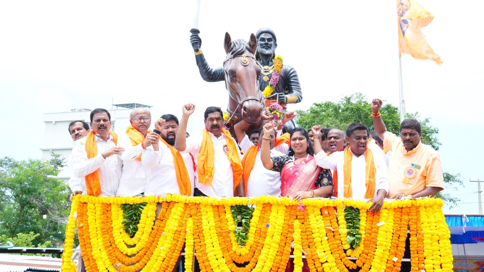ఆరేపల్లిలో ఘనంగా శివాజీ మహారాజ్ విగ్రహావిష్కరణ.