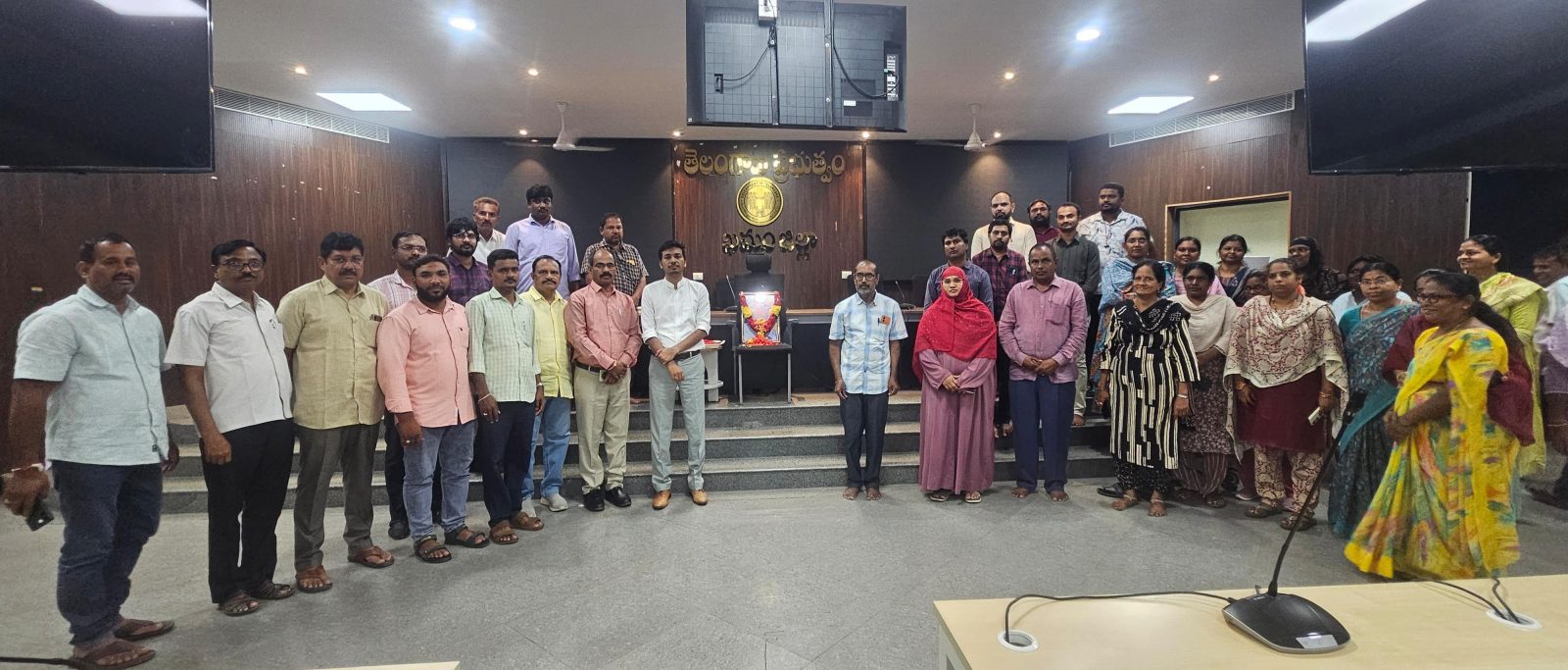 కాళోజీ అడుగుజాడల్లో నడవాలి: శిక్షణా సహాయ కలెక్టర్ పారస్ కుమార్
