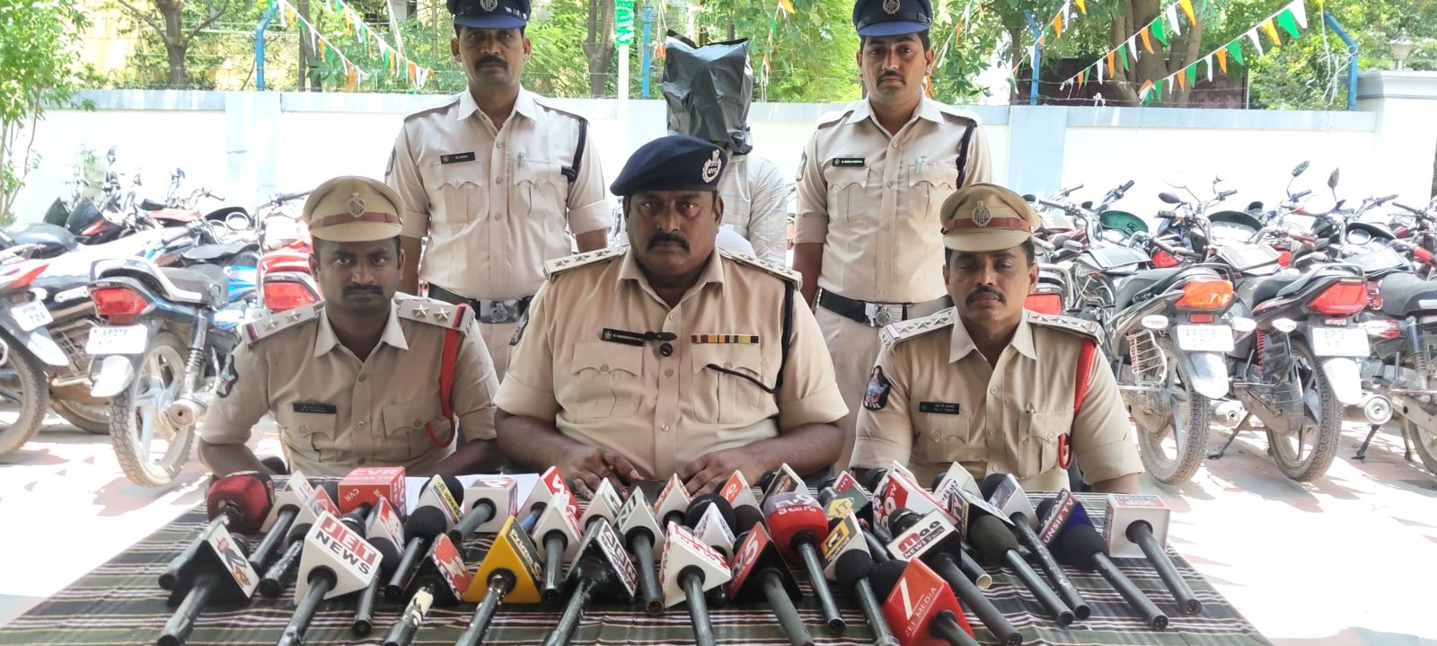 వరుస బైక్ దొంగతనాలకు స్వస్తి.. నరసరావుపేట 1వ పట్టణ పోలీసుల ఘనత