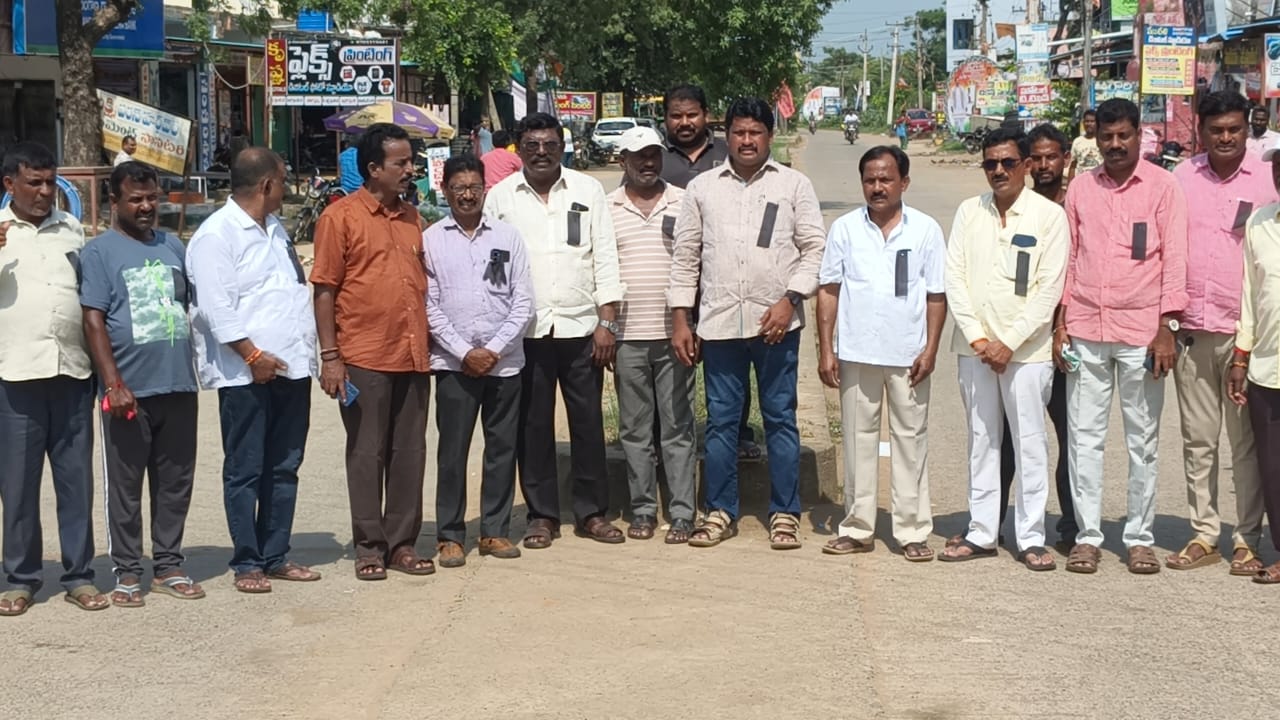 ప్రశ్నించే గొంతులను అరెస్టులతో ఆపలేరు