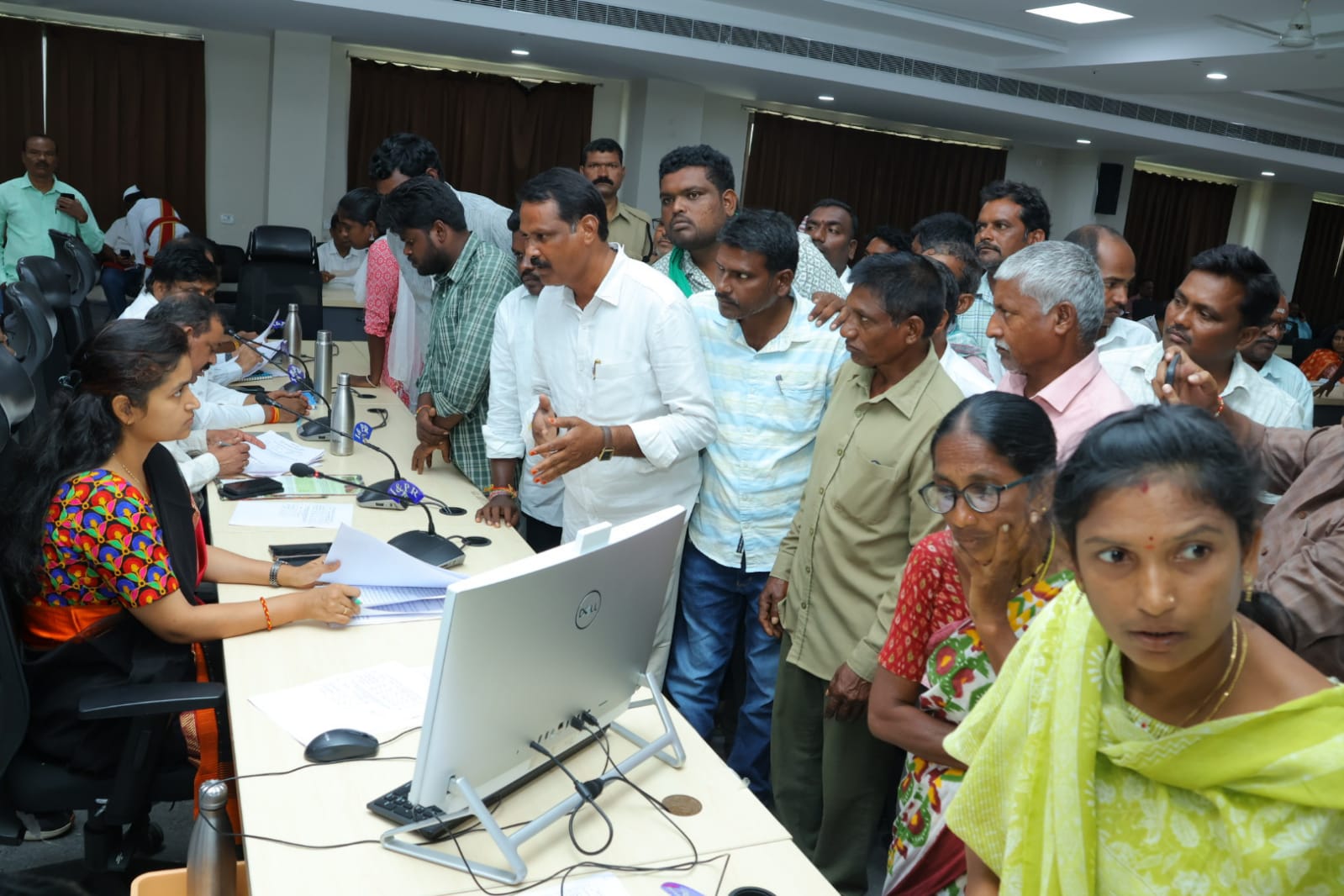 ప్రజావాణి దరఖాస్తుల పరిష్కారంపై ప్రత్యేక దృష్టి పెట్టాలి