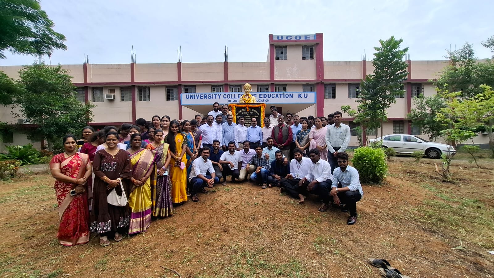 సమాజ నిర్మాణంలో ఉపాధ్యాయుల పాత్ర అత్యంత కీలకము