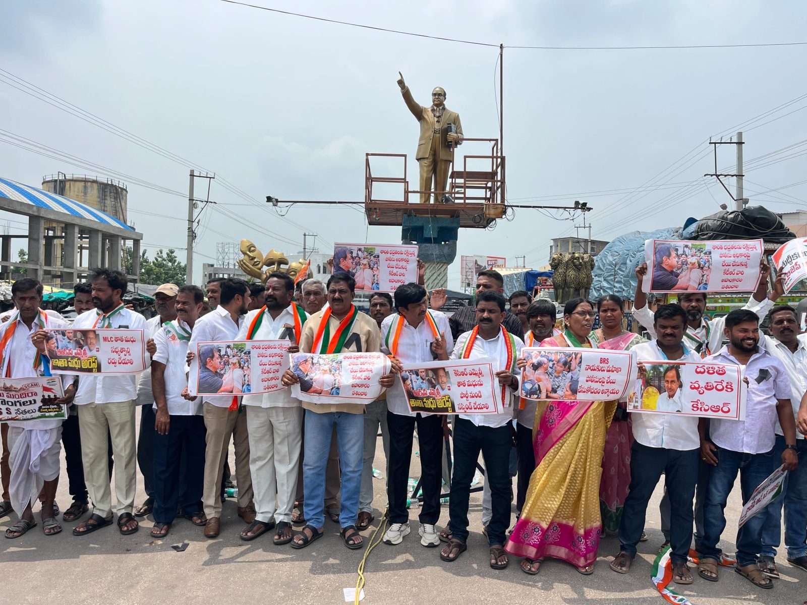 బీజేపీ, బీఆర్ఎస్ పార్టీల దళిత వ్యతిరేక విధానాలకు నిరసన - కాంగ్రెస్ ధర్నా