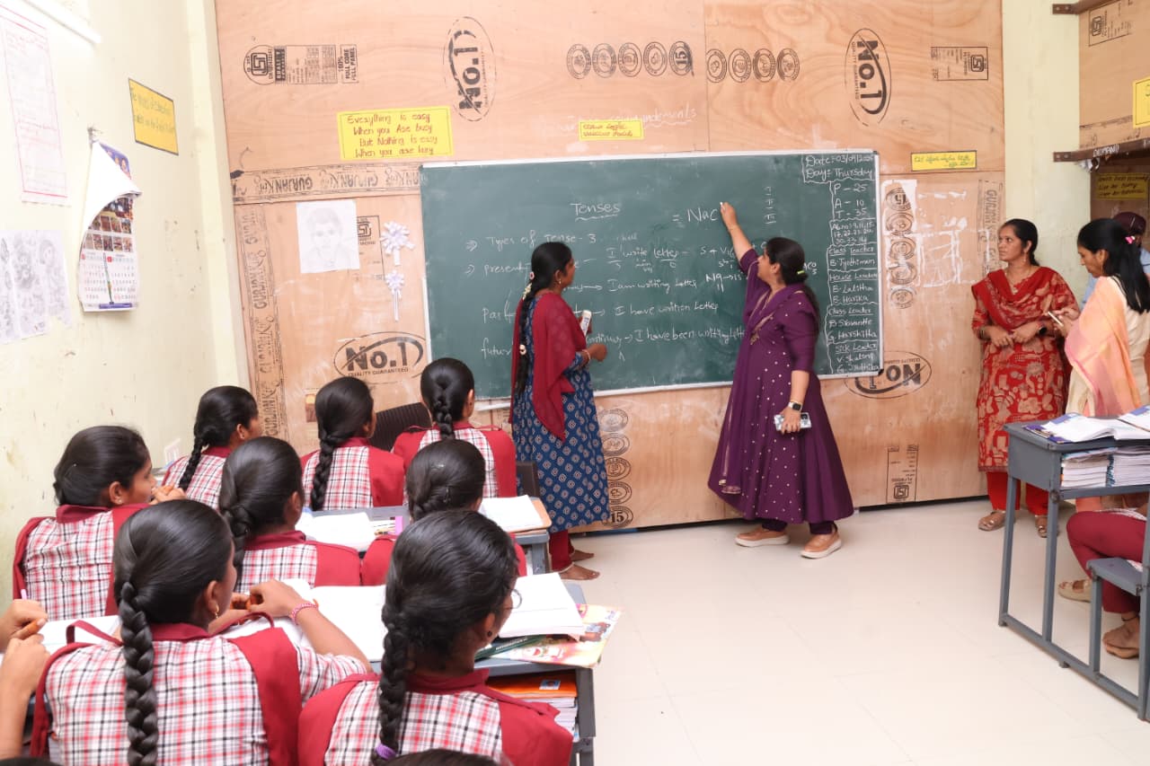 విద్యా బోధనపై ఆరా