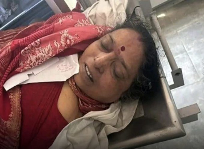 దుర్గమ్మ దర్శనానికి వచ్చిన భక్తురాలు మృతి