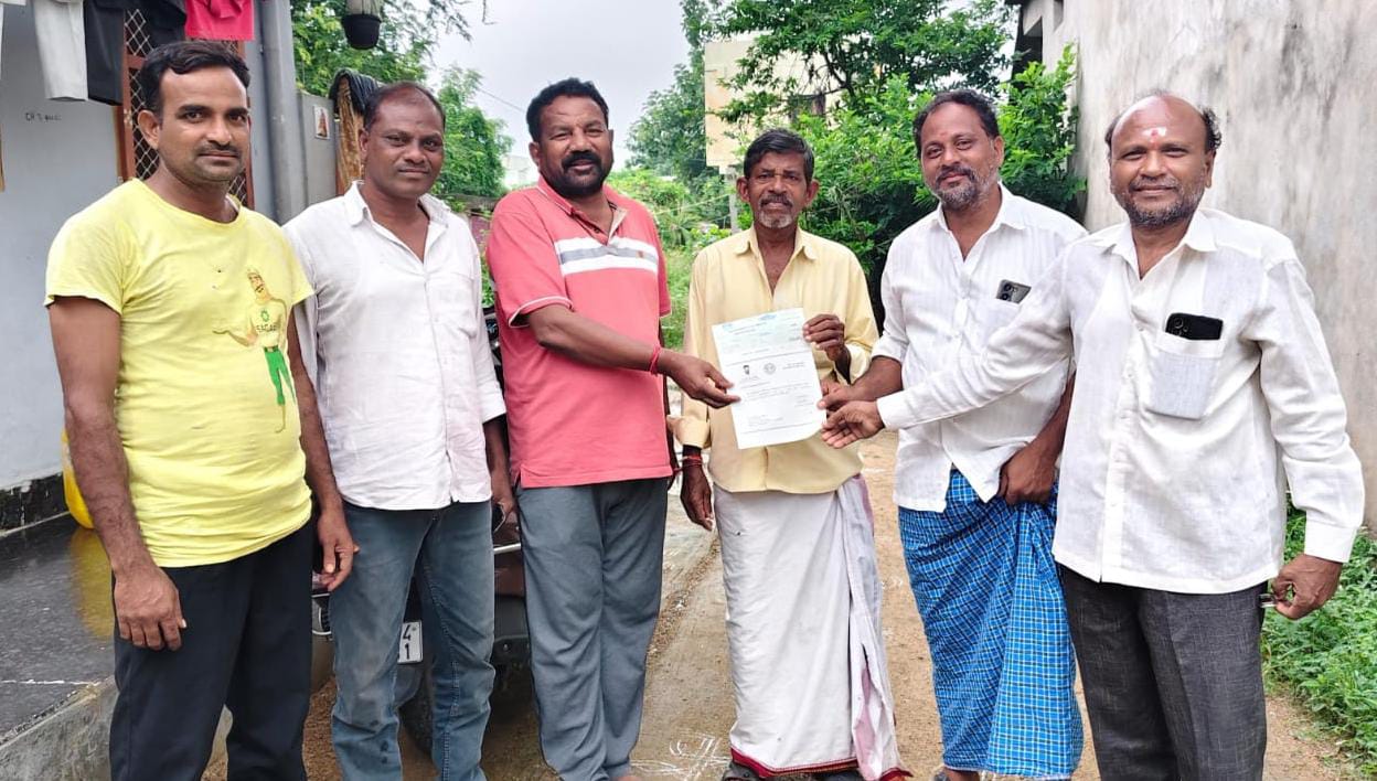 బాధితులకు సీఎం రిలీఫ్ ఫండ్ చెక్కు అందజేత
