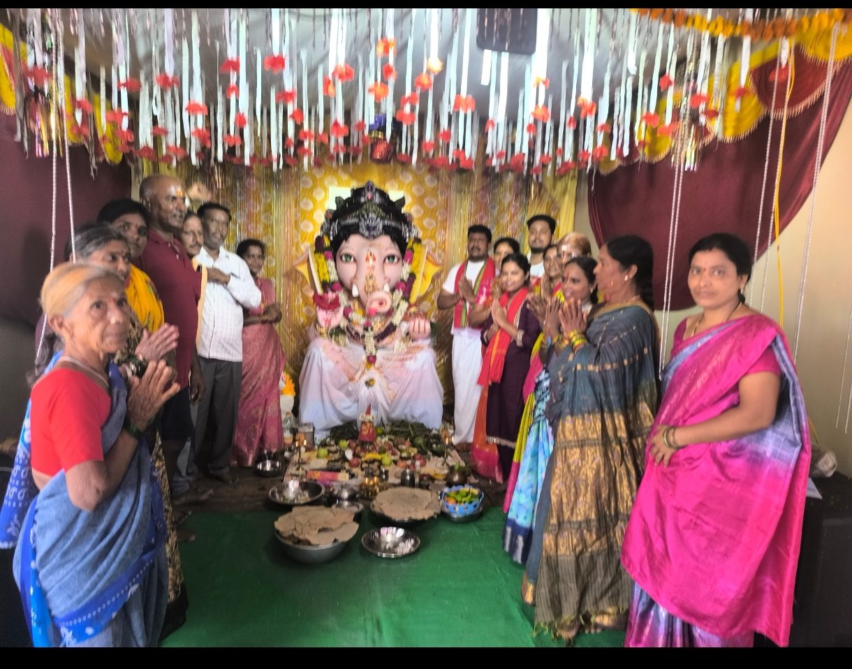 భక్తిశ్రద్ధలతో గణనాథునికి పూజలు*