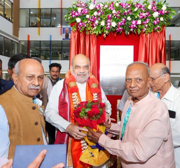 జేజీఎంఎం వైద్య కళాశాల ప్రాంగణాన్ని సందర్శించిన అమిత్ షా