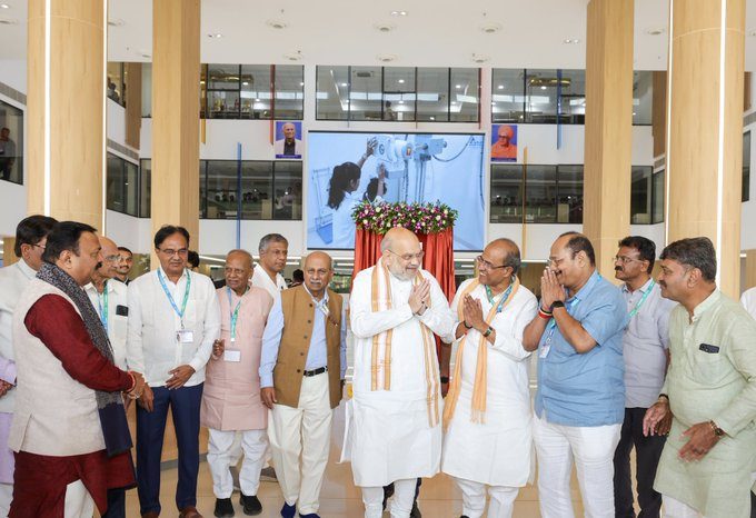 జేజీఎంఎం వైద్య కళాశాల ప్రాంగణాన్ని సందర్శించిన అమిత్ షా